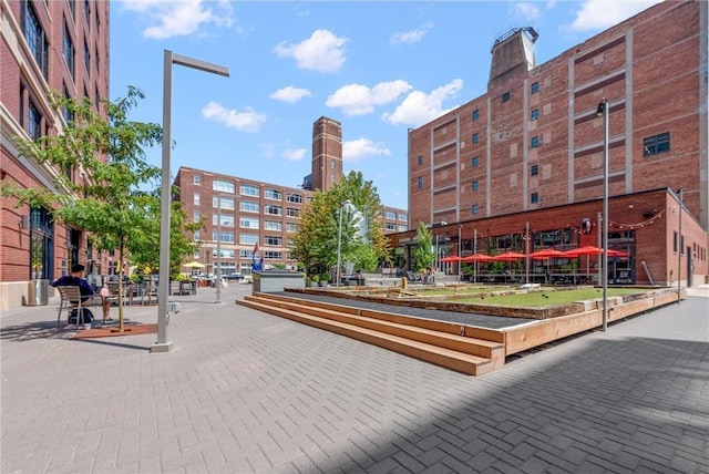 718 Washington Ave N Unit 612, Minneapolis, MN 55401 - surrounding community with a game area