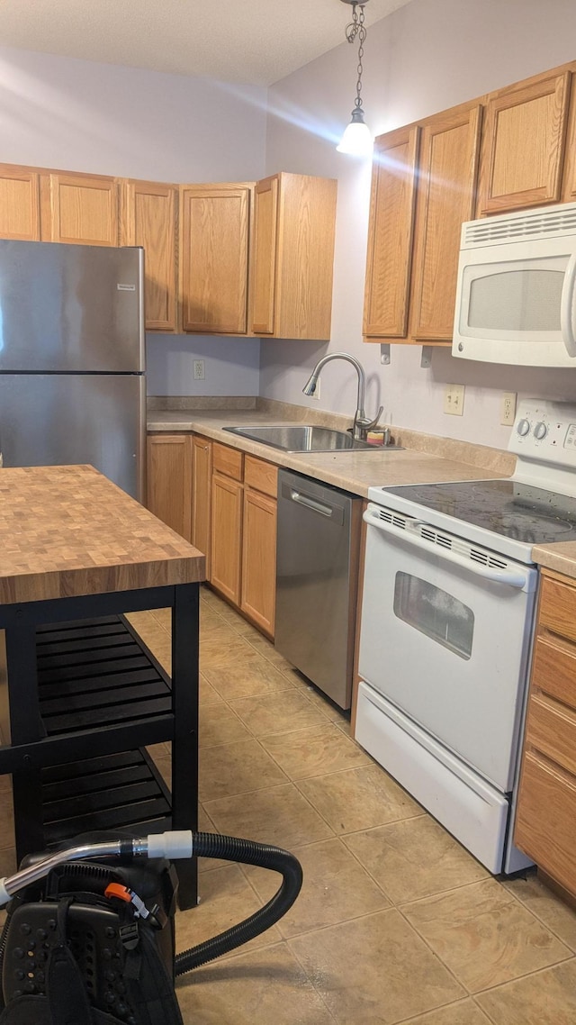 1590 Parkwood Dr Unit 102, Woodbury, MN 55125 - photo 2