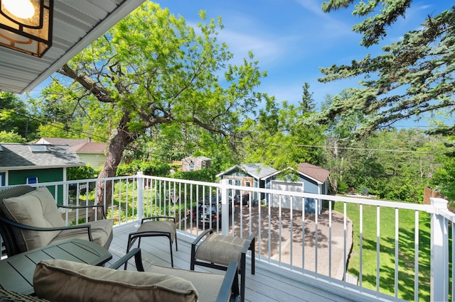 114 Chester Pkwy, Duluth, MN 55805 - wooden deck featuring a yard