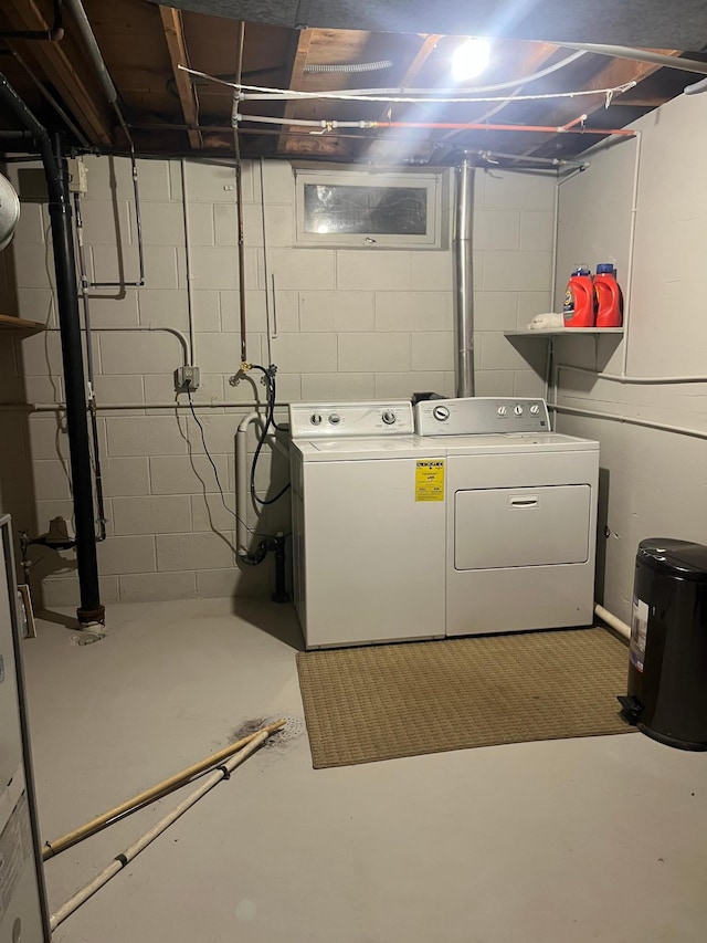 1307 20th St W, Hastings, MN 55033 - washroom featuring washing machine and clothes dryer