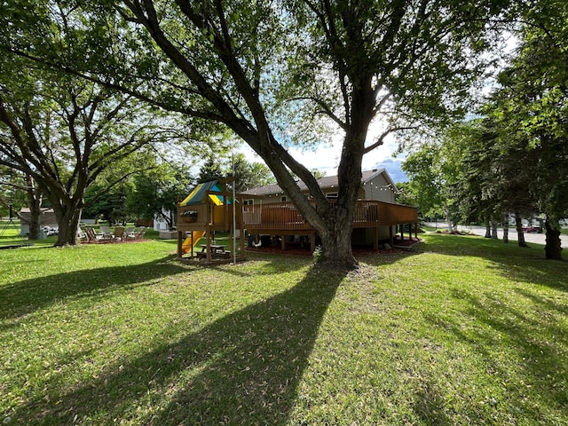 605 Park Island Dr SW, Hutchinson, MN 55350 - view of green lawn with a playground