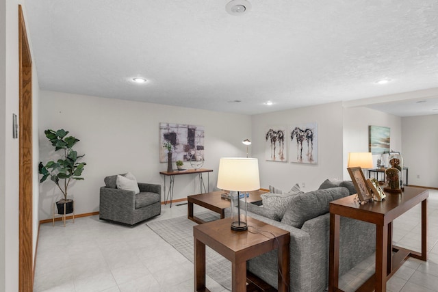 19800 Stephan Dr, Minnewaska Twp, MN 56381 - living room featuring recessed lighting and baseboards