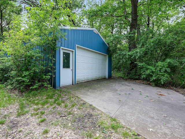 8545 70th St NW, Annandale, MN 55302 - view of detached garage