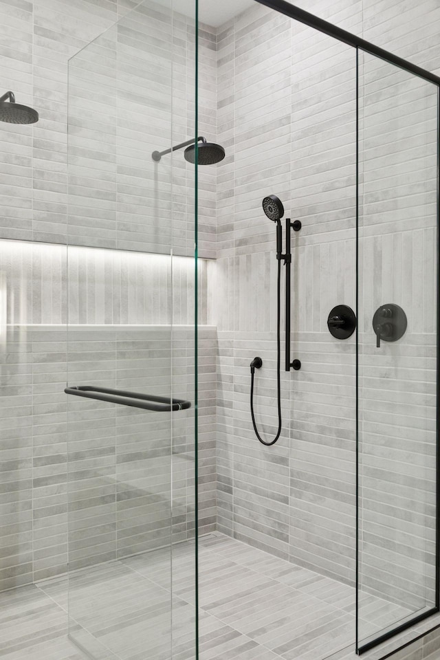 4864 148th Ave, Ham Lake, MN 55304 - bathroom featuring a shower stall