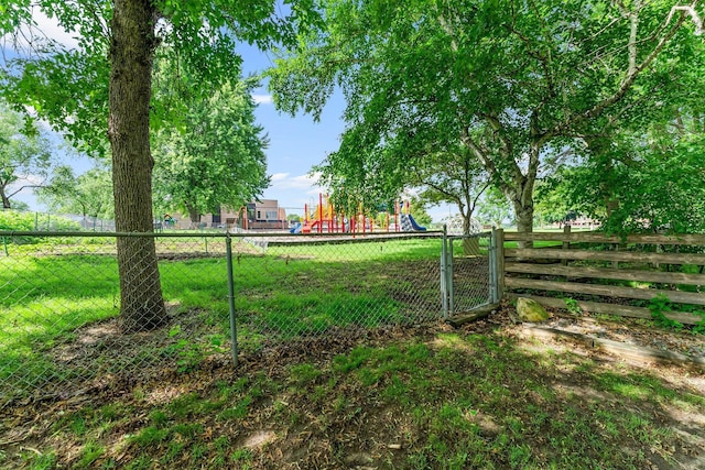 9009 44th Cir N, New Hope, MN 55428 - view of yard with a gate