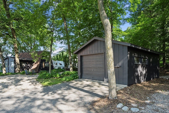 22281 670th Ave, Darwin Twp, MN 55324 - detached garage with driveway