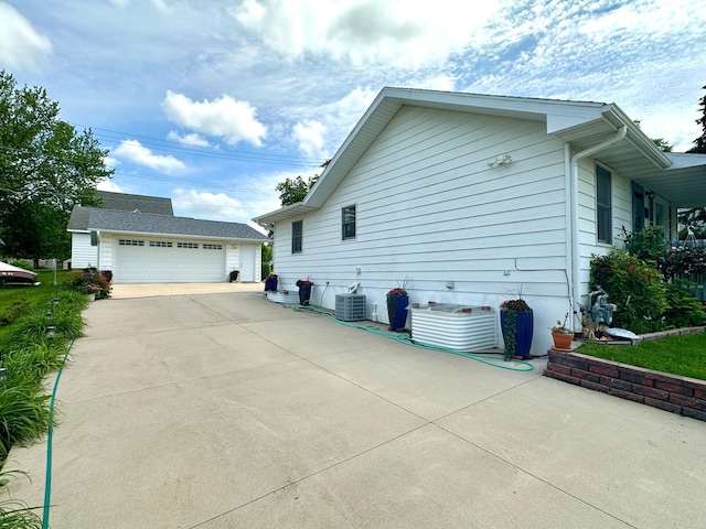 607 Washington Ave, Spring Valley, MN 55975 - view of property exterior with an outbuilding and a garage