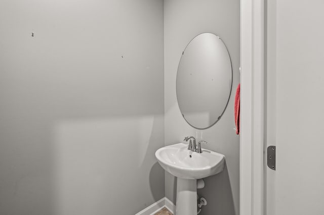 1771 Emerson Ct, Chaska, MN 55318 - bathroom featuring baseboards