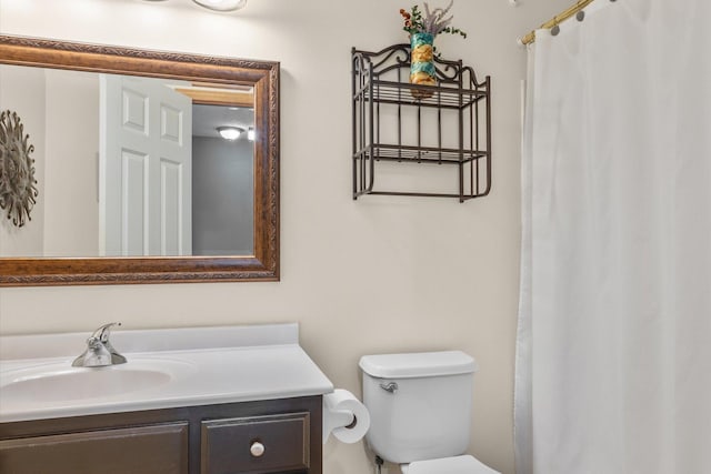 3123 Legacy Ln, Woodbury, MN 55129 - bathroom featuring vanity and a shower with curtain