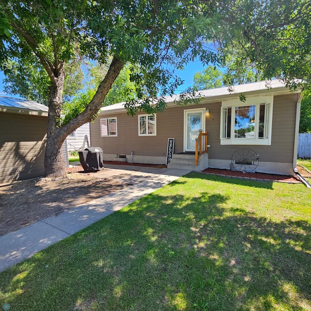 327 6th Ave, Mapleton, ND 58059 - back of property with a yard