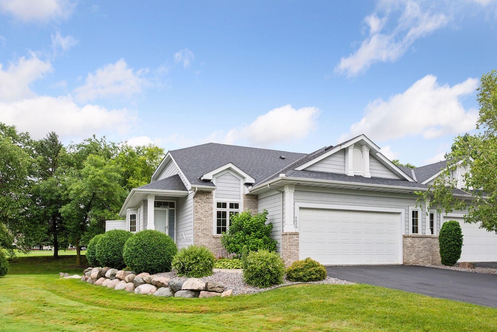 8820 Pointe Vista Dr, Victoria, MN 55386 - photo 1