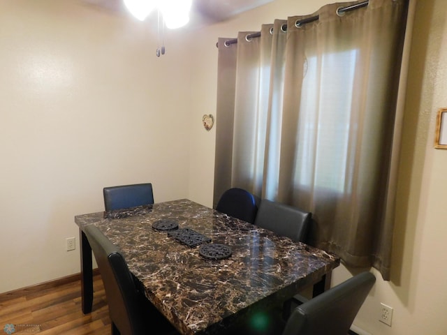 961 4th Ave W Unit B, West Fargo, ND 58078 - dining area featuring dark wood finished floors and ceiling fan