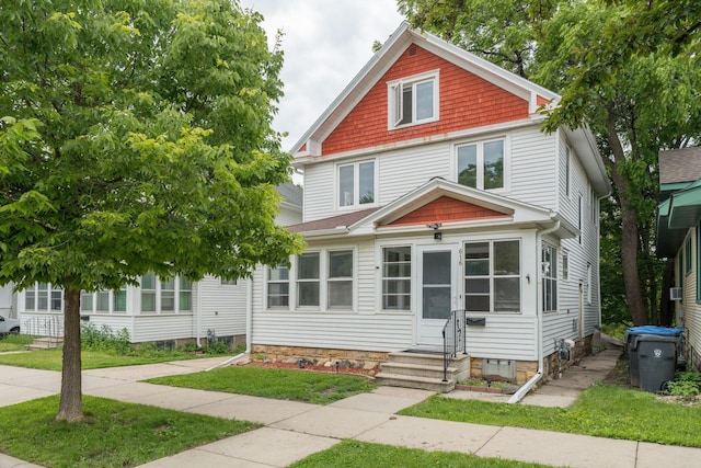 616 5th St, Mankato, MN 56001 - traditional style home with entry steps