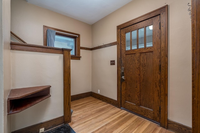 616 5th St, Mankato, MN 56001 - entryway with wood finished floors and baseboards