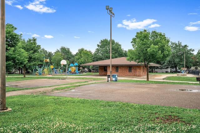 3256 Sheridan Ave N, Minneapolis, MN 55412 - view of home's community with a yard