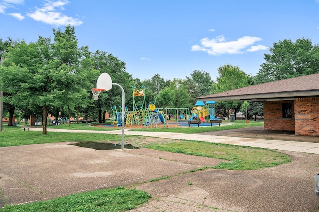 3256 Sheridan Ave N, Minneapolis, MN 55412 - communal playground featuring a lawn