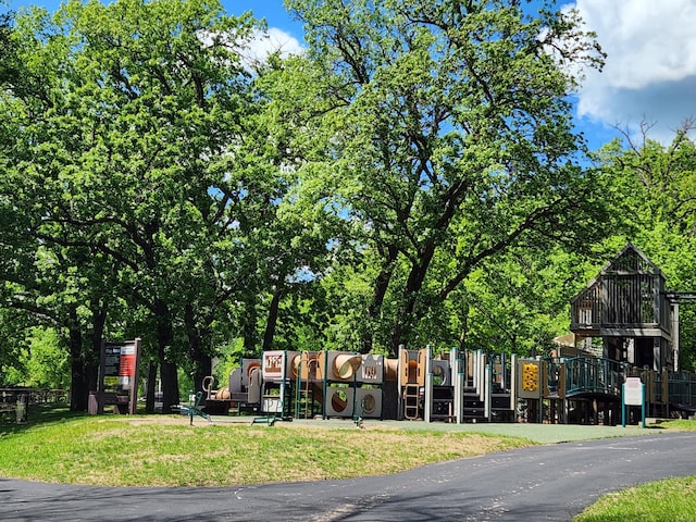 11582 Raspberry Hill Rd, Eden Prairie, MN 55344 - view of street