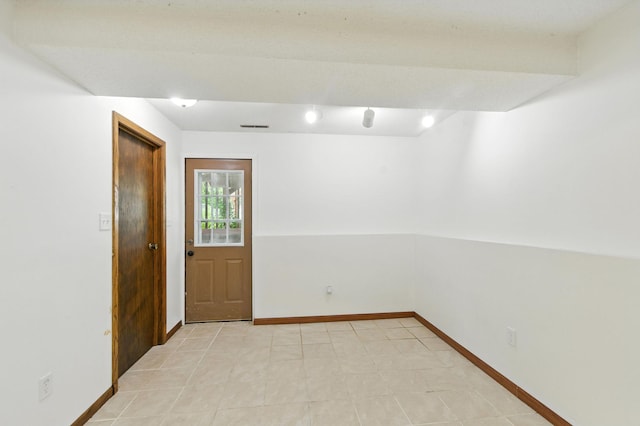 507 17 1/2 St SE, Rochester, MN 55904 - entrance foyer with baseboards and light floors