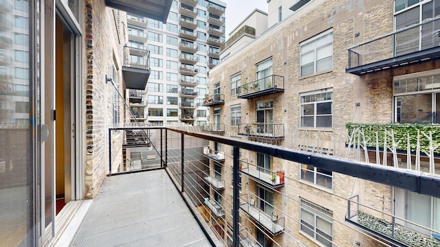 521 7th St Unit 519, Minneapolis, MN 55415 - view of balcony