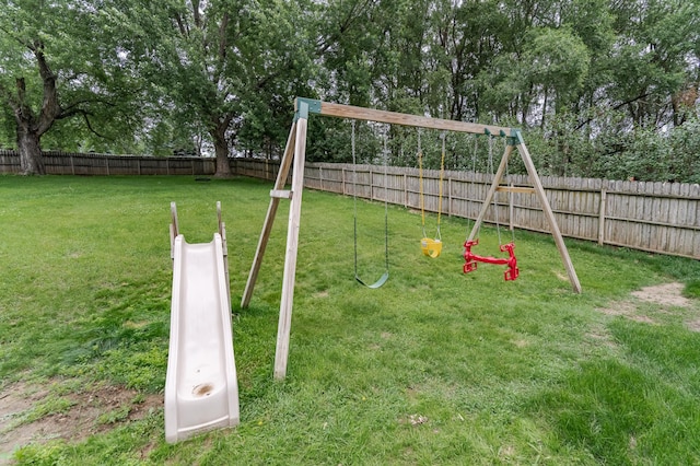 5520 25th Ave NW, Rochester, MN 55901 - view of play area featuring a fenced backyard