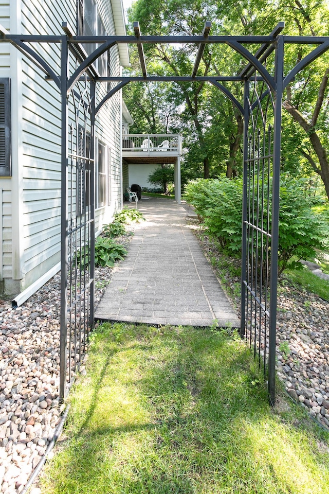 6045 Galpin Lake Rd, Shorewood, MN 55331 - view of yard