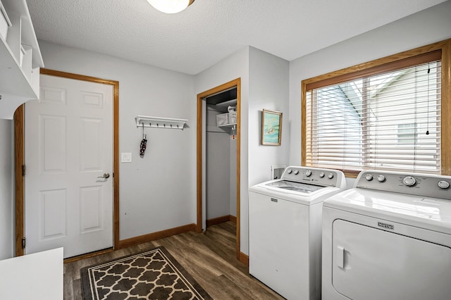 121 Arbor St, Northfield, MN 55057 - laundry room featuring independent washer and dryer, dark wood-style floors, and a textured ceiling