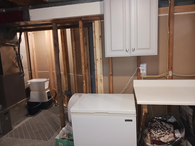 1235 Mitchell Pl, Fergus Falls, MN 56537 - utility room featuring a sink