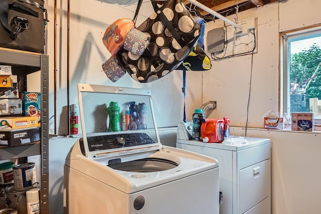 1301 English Ave NW, New Prague, MN 56071 - laundry room featuring washing machine and clothes dryer