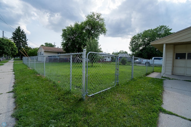 2901 10th Ave N, Fargo, ND 58102 - view of yard