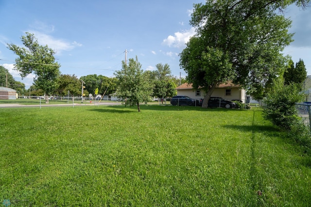 2901 10th Ave N, Fargo, ND 58102 - view of yard