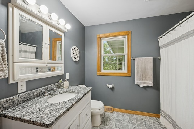 9372 71st St NE, Spicer, MN 56288 - bathroom featuring vanity and a shower with curtain