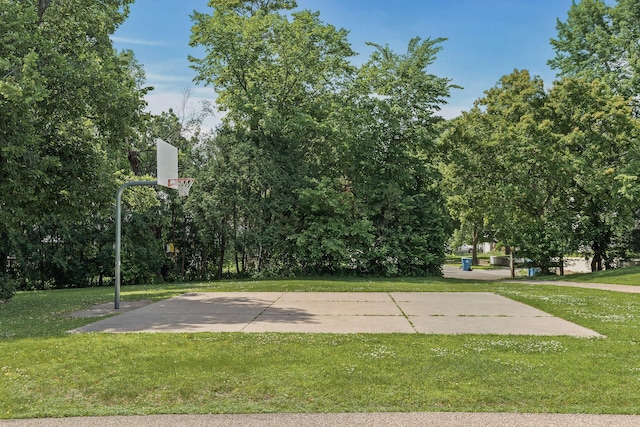 4128 Zane Ave N, Robbinsdale, MN 55422 - view of basketball court with community basketball court and a lawn