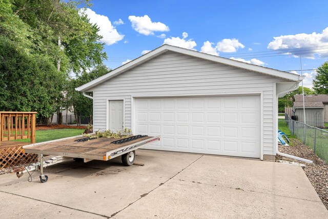 522 14th St NE, Owatonna, MN 55060 - view of detached garage