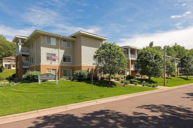 1600 Arundel St Unit 201, Saint Paul, MN 55117 - view of building exterior