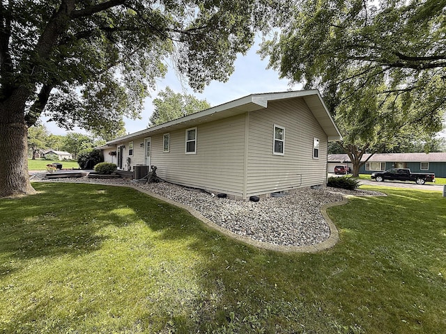 112 Orchard Cir, Montevideo, MN 56265 - view of property exterior with crawl space and a yard