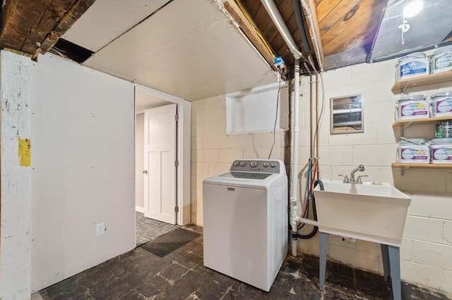 1921 Minneapolis Ave, Duluth, MN 55803 - laundry room with washer / dryer and concrete block wall