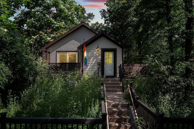 610 34th Ave N, Minneapolis, MN 55412 - bungalow with stairway