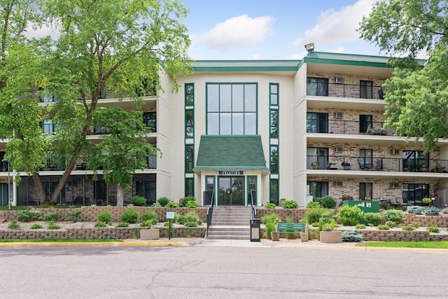 10501 Cedar Lake Rd Unit 515, Minnetonka, MN 55305 - view of building exterior