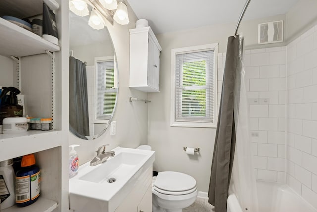 2900 Tuxedo Blvd, Mound, MN 55364 - bathroom with vanity and shower / tub combo