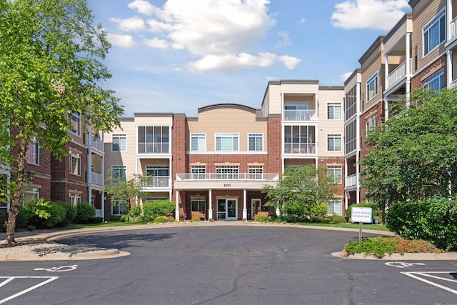 8200 33rd St Unit 305, Saint Louis Park, MN 55426 - photo 2