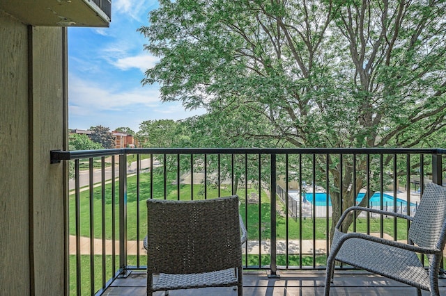 4101 Parklawn Ave Unit 320, Edina, MN 55435 - balcony featuring view of pool