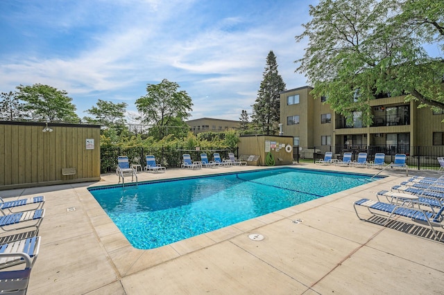 4101 Parklawn Ave Unit 320, Edina, MN 55435 - community pool featuring a patio area