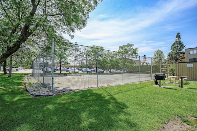4101 Parklawn Ave Unit 320, Edina, MN 55435 - view of tennis court
