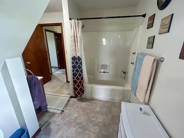 31231 568th Ave, Deer Creek Twp, MN 56527 - bathroom featuring shower / tub combo with curtain