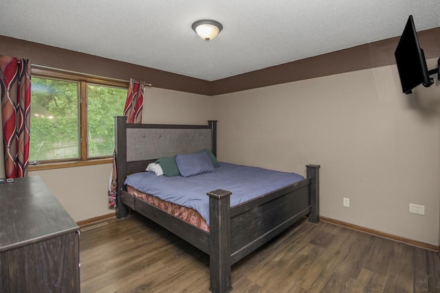 2246 Vivian Ln, Saint Paul, MN 55119 - bedroom with wood finished floors and baseboards