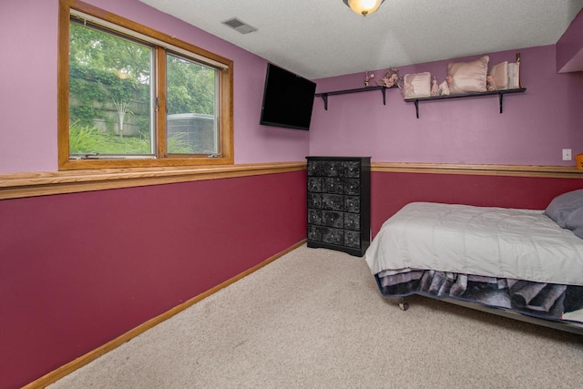 2246 Vivian Ln, Saint Paul, MN 55119 - bedroom featuring carpet and a textured ceiling