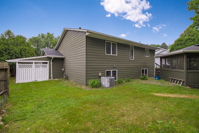 2246 Vivian Ln, Saint Paul, MN 55119 - back of property with a sunroom