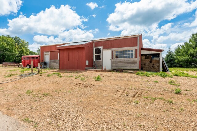 33406 151st Ave, Montgomery, MN 56069 - view of front of property with an outbuilding