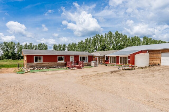 33406 151st Ave, Montgomery, MN 56069 - single story home with a garage