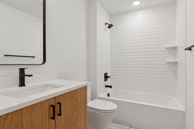 2084 Palace Ave, Saint Paul, MN 55105 - full bath featuring vanity and shower / tub combination
